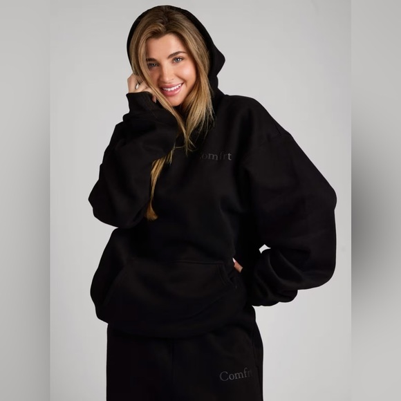 Comfrt Tops - NWT $120 Comfrt Minimalist Hoodie Obsidian/Black